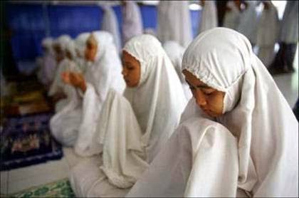 Hukum Perempuan Berjamaah di Masjid